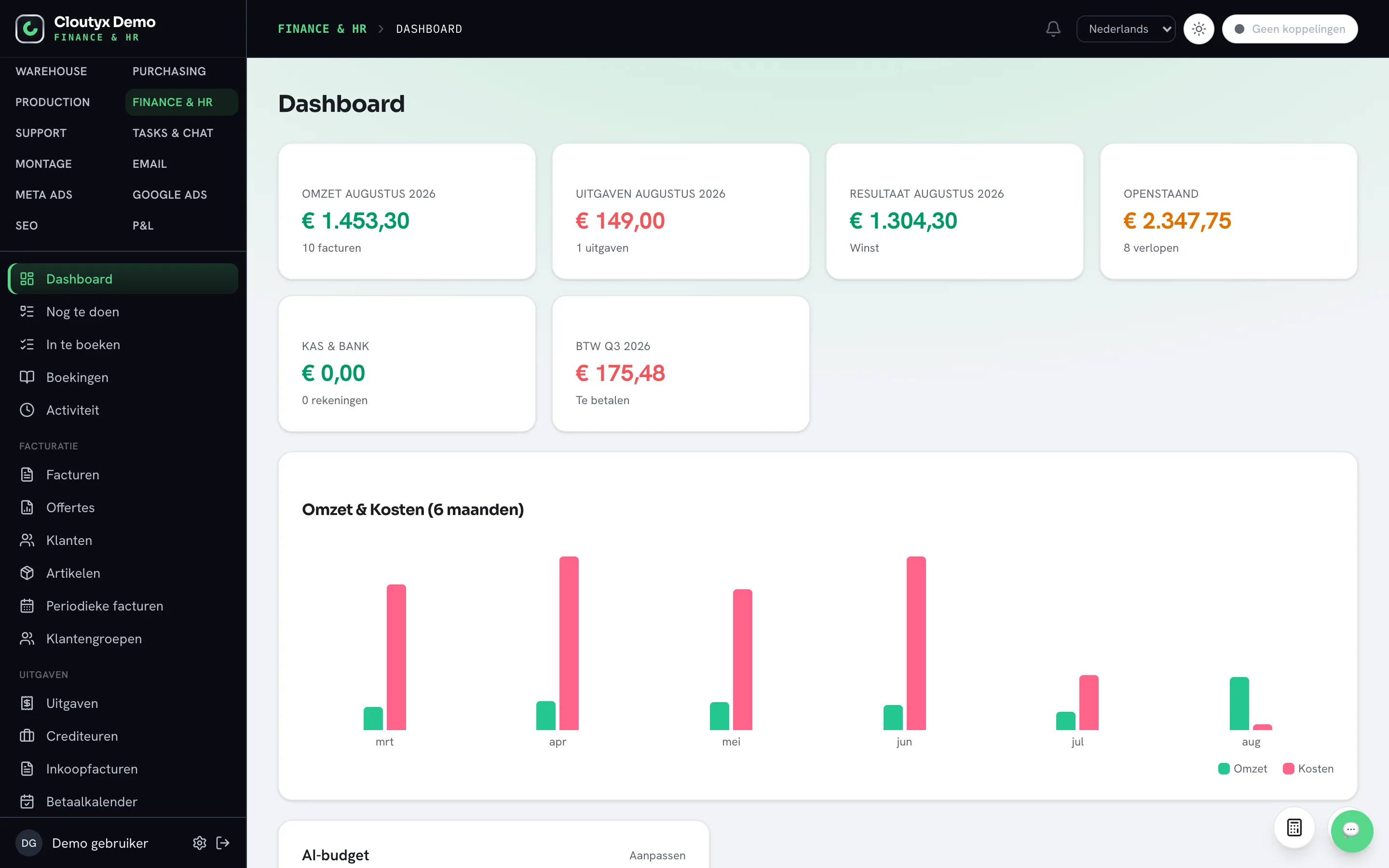 Het Finance & HR-scherm met facturen, bankfeed en cashflow naast elkaar.